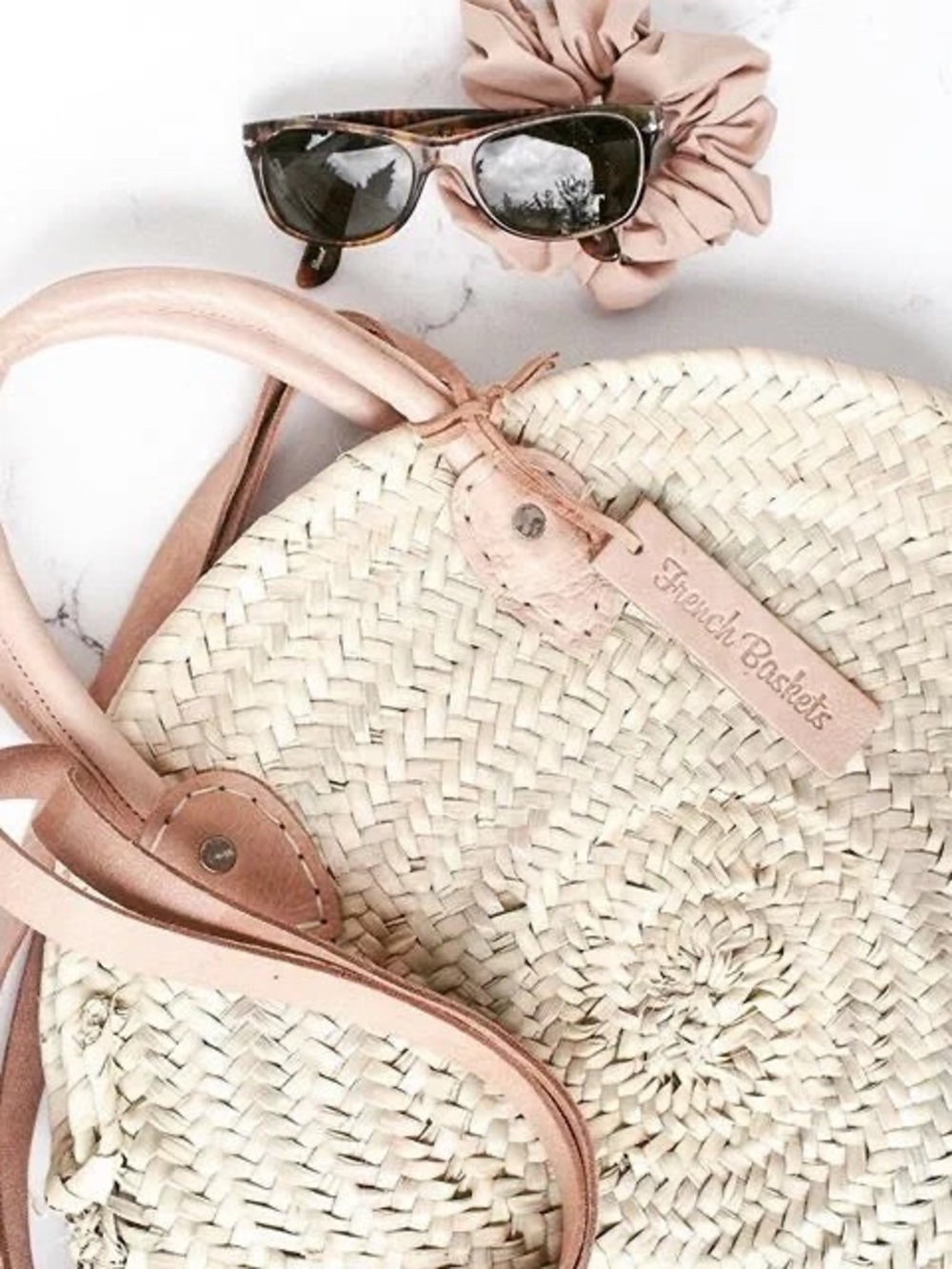 New Round Straw Tote with Tan Leather Handles French
basket market - Picture 4 of 4